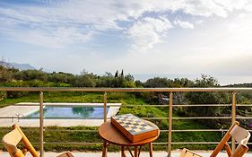 Villa Eleni - Private Pool Bliss Near Kardamili